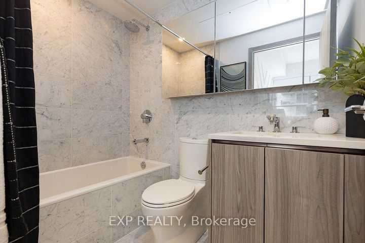 Photo 15 at 912 - 85 Mcmahon Drive, Bayview Village, Toronto