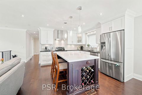 Photo 4 at 61 Robinglade Drive, West Deane, Toronto