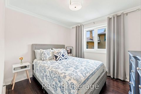 Photo 17 at 61 Robinglade Drive, West Deane, Toronto