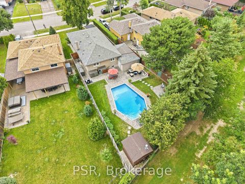 Photo 36 at 61 Robinglade Drive, West Deane, Toronto