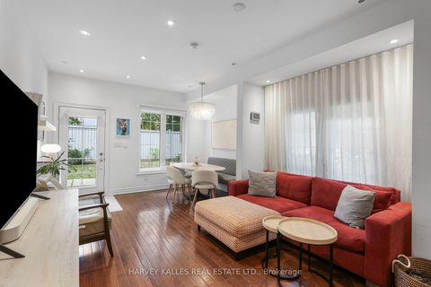 Photo 11 at 7 - 70 Hargrave Lane, York Mills, Toronto