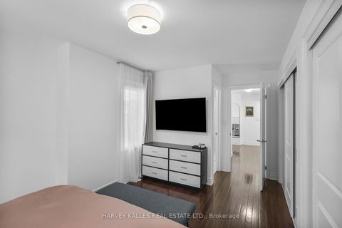 Photo 24 at 7 - 70 Hargrave Lane, York Mills, Toronto