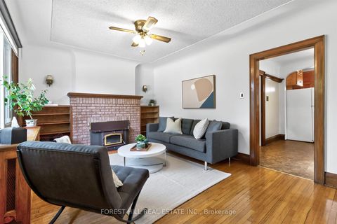 Photo 2 at 11 Yarrow Road, Eglinton West, Toronto