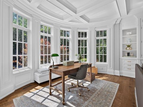 Photo 10 at 21 Don Ridge Drive, Windfields, Toronto