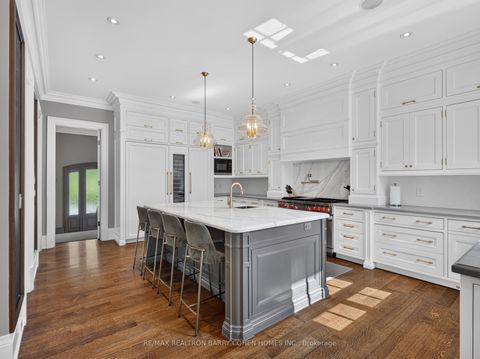 Photo 15 at 21 Don Ridge Drive, Windfields, Toronto