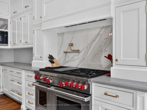 Photo 18 at 21 Don Ridge Drive, Windfields, Toronto