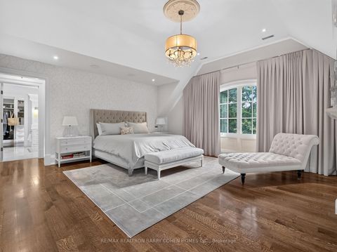 Photo 23 at 21 Don Ridge Drive, Windfields, Toronto