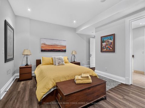 Photo 40 at 21 Don Ridge Drive, Windfields, Toronto