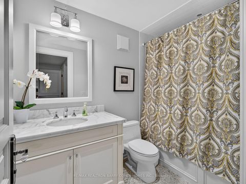 Photo 41 at 21 Don Ridge Drive, Windfields, Toronto