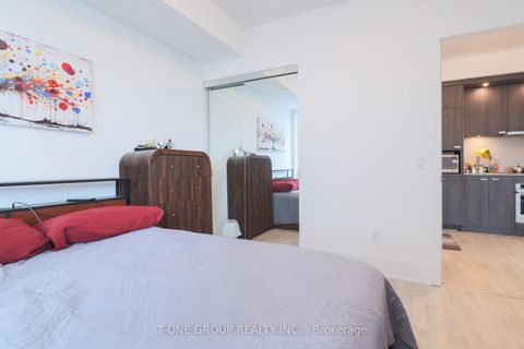 Photo 9 at 815 - 470 Front Street W, Waterfront Communities C1, Toronto