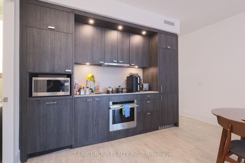 Photo 10 at 815 - 470 Front Street W, Waterfront Communities C1, Toronto