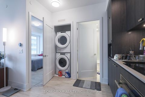 Photo 12 at 815 - 470 Front Street W, Waterfront Communities C1, Toronto