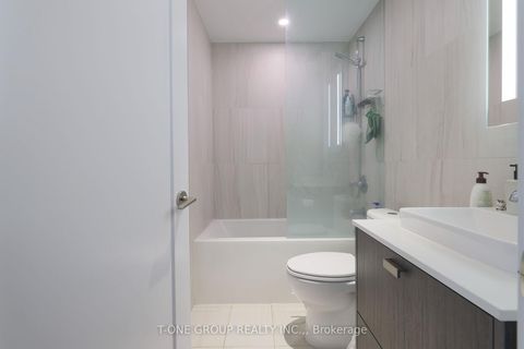 Photo 15 at 815 - 470 Front Street W, Waterfront Communities C1, Toronto