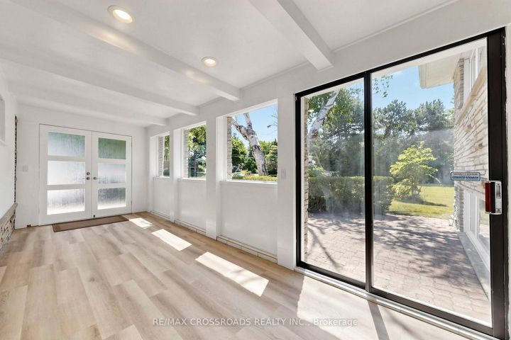Photo 5 at 15 Alamosa Drive, Bayview Village, Toronto