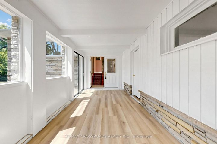 Photo 6 at 15 Alamosa Drive, Bayview Village, Toronto