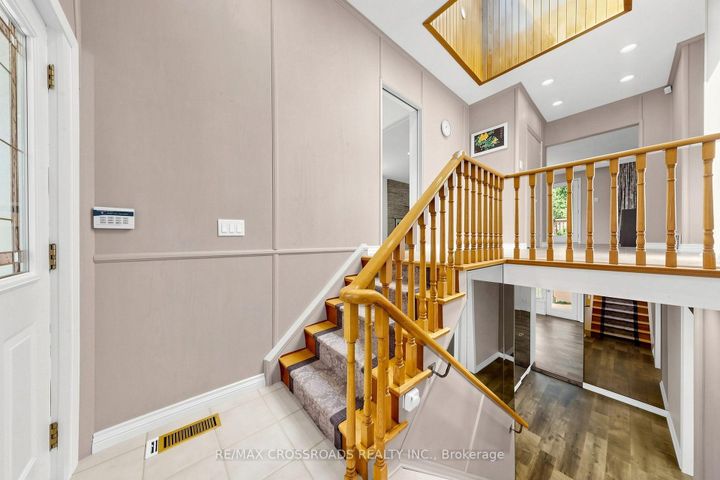 Photo 9 at 15 Alamosa Drive, Bayview Village, Toronto