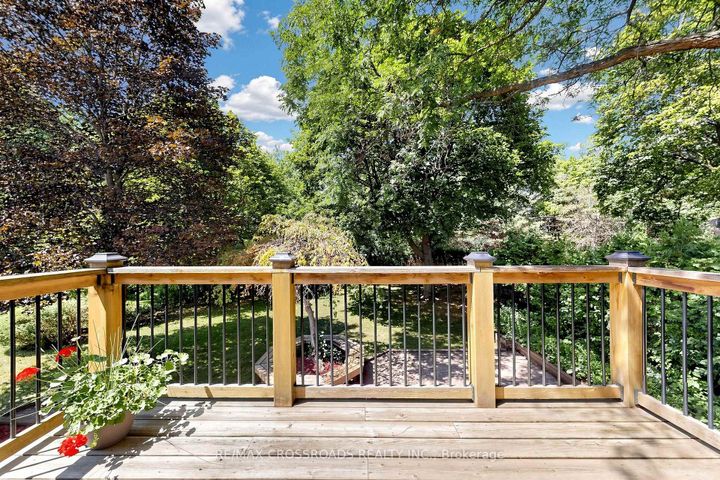 Photo 16 at 15 Alamosa Drive, Bayview Village, Toronto