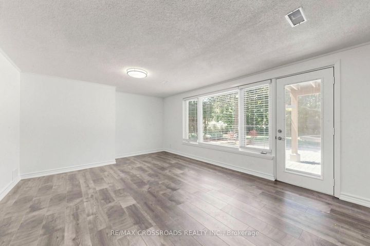 Photo 28 at 15 Alamosa Drive, Bayview Village, Toronto