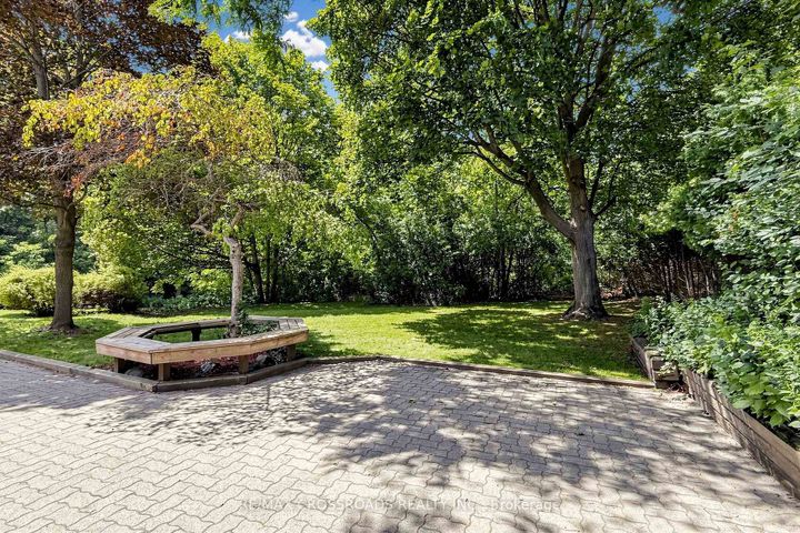 Photo 37 at 15 Alamosa Drive, Bayview Village, Toronto