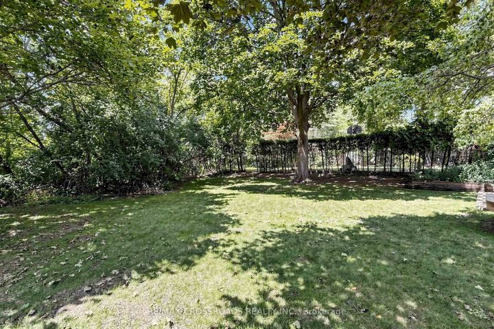 Photo 40 at 15 Alamosa Drive, Bayview Village, Toronto