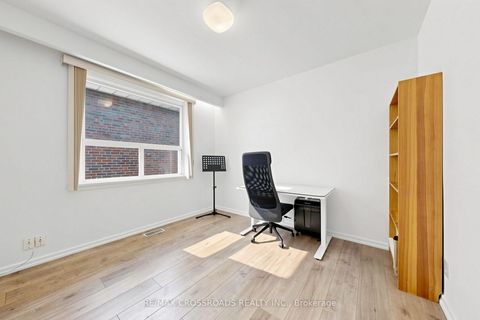 Photo 23 at 15 Alamosa Drive, Bayview Village, Toronto