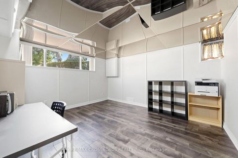 Photo 27 at 15 Alamosa Drive, Bayview Village, Toronto