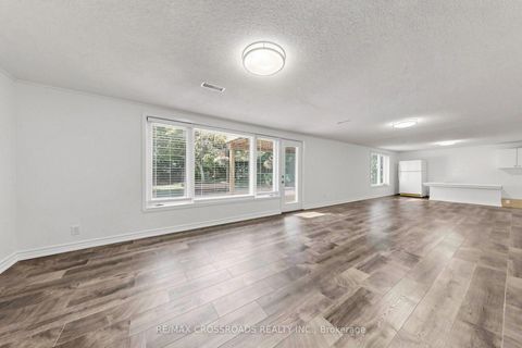 Photo 29 at 15 Alamosa Drive, Bayview Village, Toronto