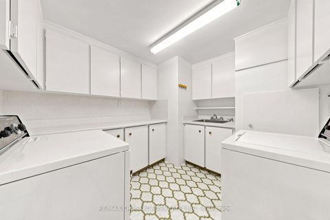Photo 34 at 15 Alamosa Drive, Bayview Village, Toronto