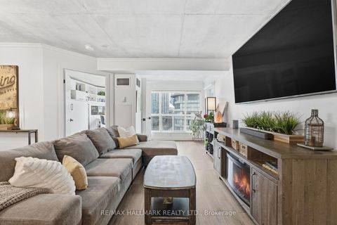 Photo 7 at 705 - 600 Queens Quay W, Waterfront Communities C1, Toronto