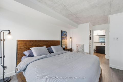 Photo 12 at 705 - 600 Queens Quay W, Waterfront Communities C1, Toronto