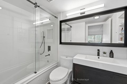 Photo 21 at 705 - 600 Queens Quay W, Waterfront Communities C1, Toronto