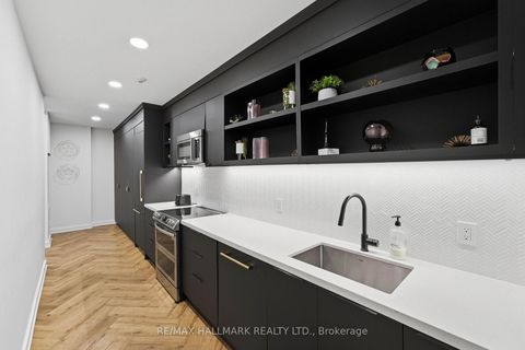 Photo 29 at 705 - 600 Queens Quay W, Waterfront Communities C1, Toronto