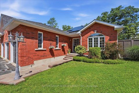 Photo 3 at 200 Cumming Drive, Ardagh, Barrie