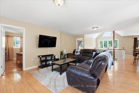 Photo 12 at 200 Cumming Drive, Ardagh, Barrie