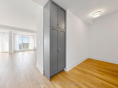 Photo 16 at 2737 - 20 Inn On The Park Drive, Don Mills, Toronto