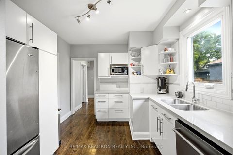 Photo 4 at 149 Fairholme Avenue, Lawrence, Toronto