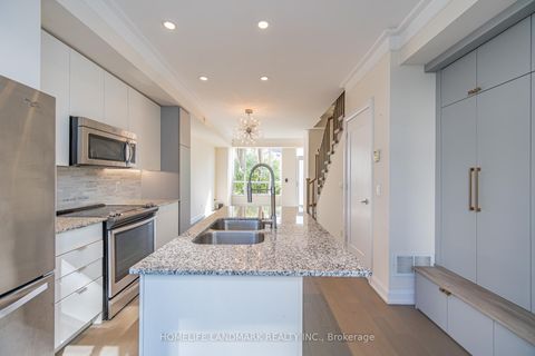 Photo 5 at TH12 - 18 Graydon Hall Drive, Donalda, Toronto