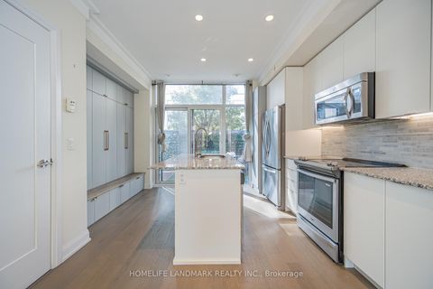 Photo 7 at TH12 - 18 Graydon Hall Drive, Donalda, Toronto