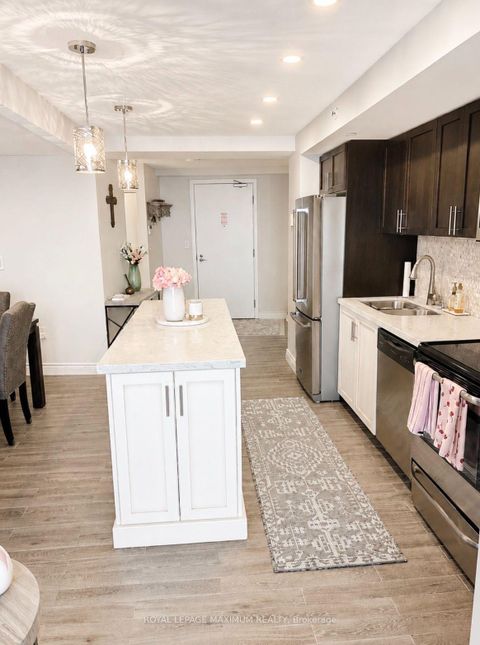 Photo 4 at 814 - 800 Lawrence Avenue W, Glen Park, Toronto