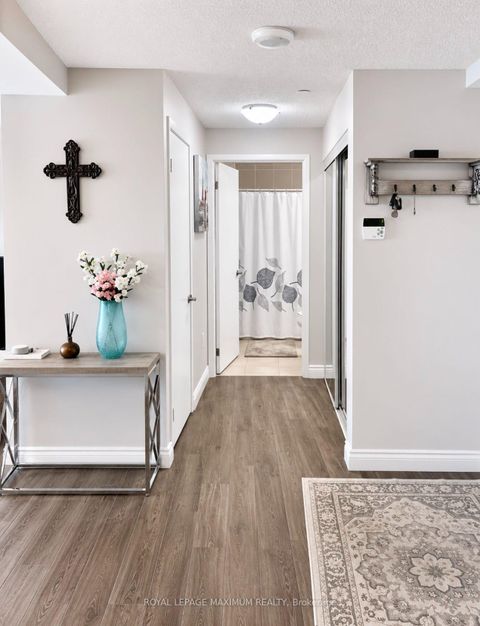 Photo 14 at 814 - 800 Lawrence Avenue W, Glen Park, Toronto