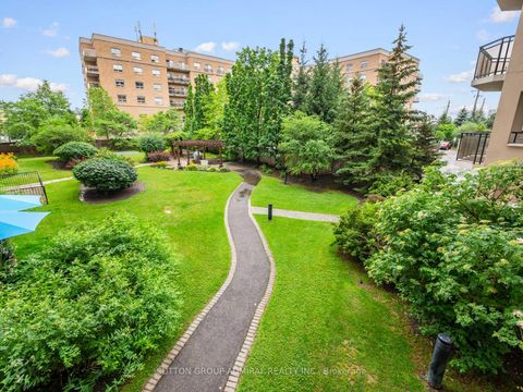 Photo 19 at 215 - 1 Maison Parc Court, Lakeview Estates, Vaughan