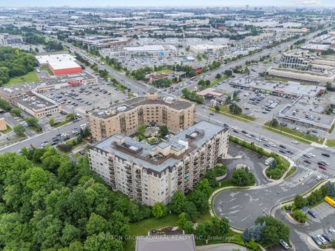Photo 28 at 215 - 1 Maison Parc Court, Lakeview Estates, Vaughan