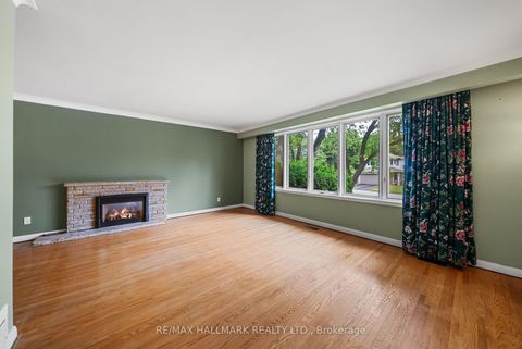 Photo 4 at 17 Greenyards Drive, Newtonbrook East, Toronto