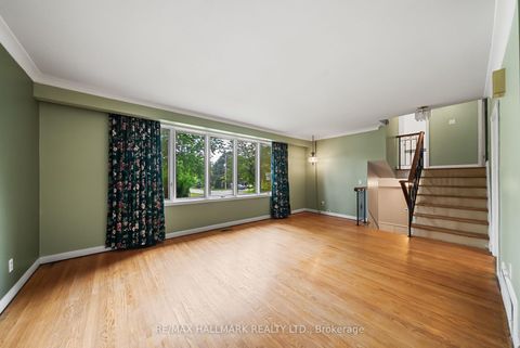 Photo 5 at 17 Greenyards Drive, Newtonbrook East, Toronto