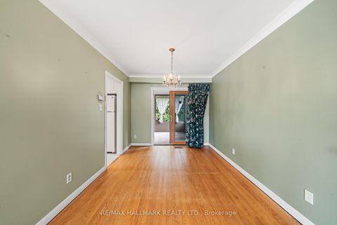 Photo 10 at 17 Greenyards Drive, Newtonbrook East, Toronto