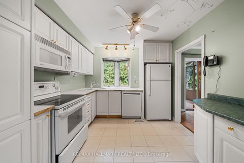 Photo 12 at 17 Greenyards Drive, Newtonbrook East, Toronto