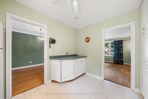 Photo 13 at 17 Greenyards Drive, Newtonbrook East, Toronto