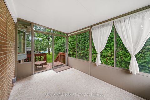 Photo 15 at 17 Greenyards Drive, Newtonbrook East, Toronto