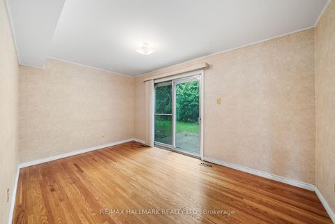 Photo 18 at 17 Greenyards Drive, Newtonbrook East, Toronto