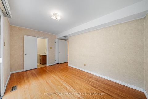 Photo 19 at 17 Greenyards Drive, Newtonbrook East, Toronto
